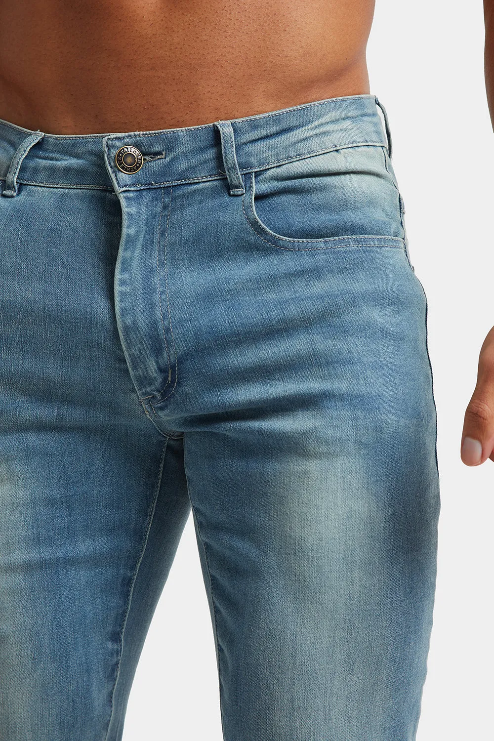 Athletic Fit Jeans in Light Blue