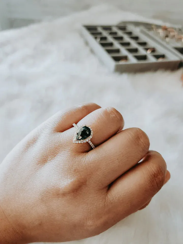 Celia Pear Cut Moss Agate Ring (Gold)