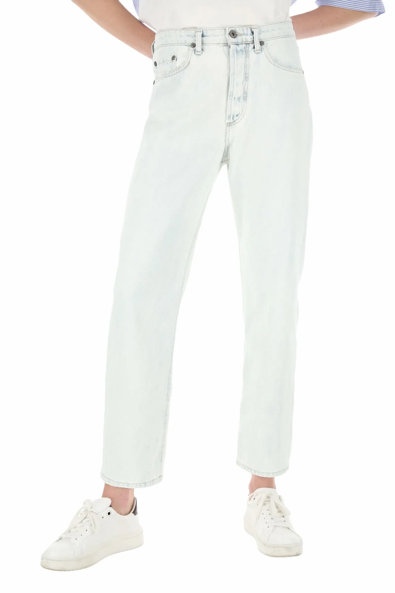 Please light blue jeans