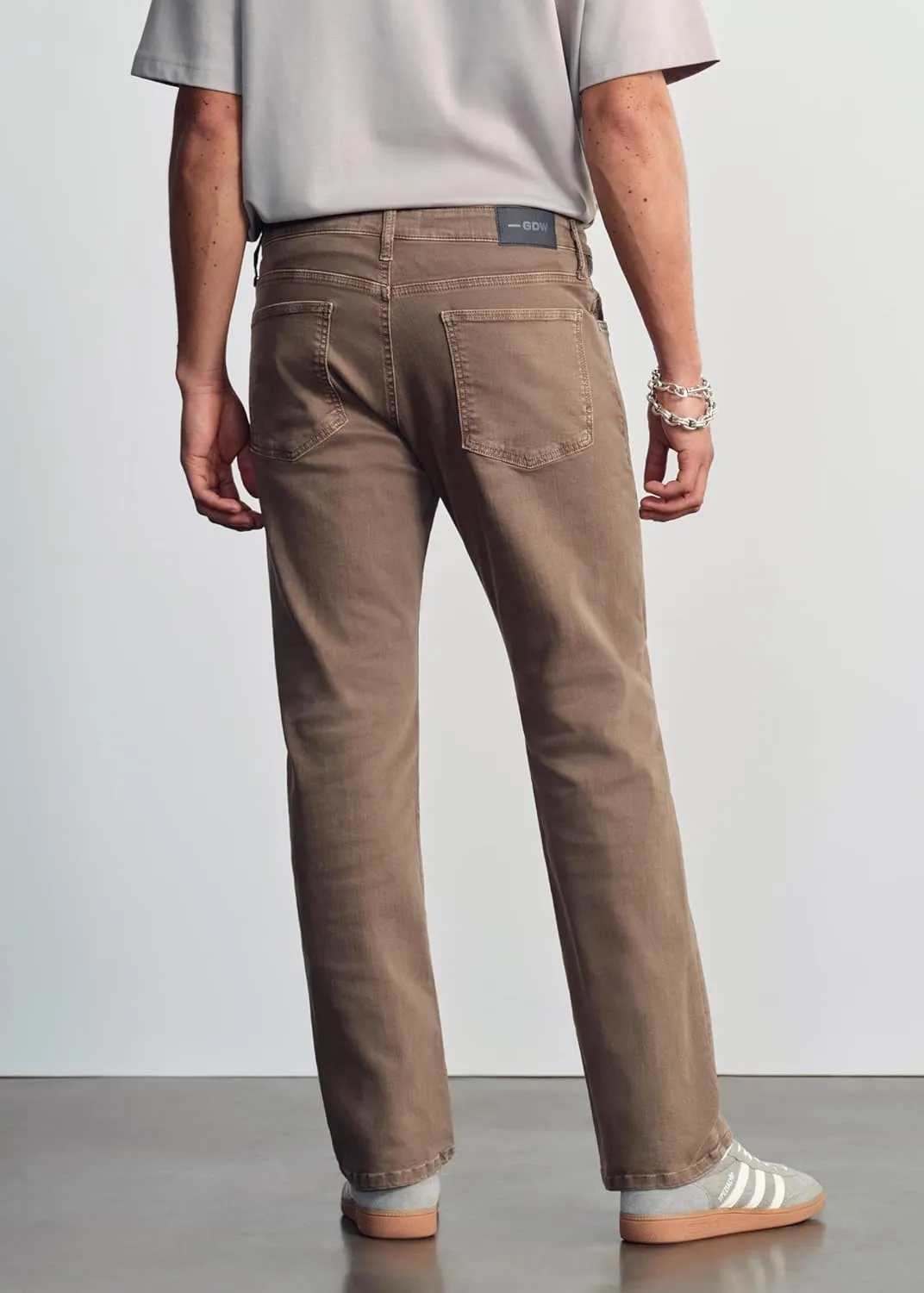 Roam Men's Mid Rise Relaxed Straight Leg Jeans
